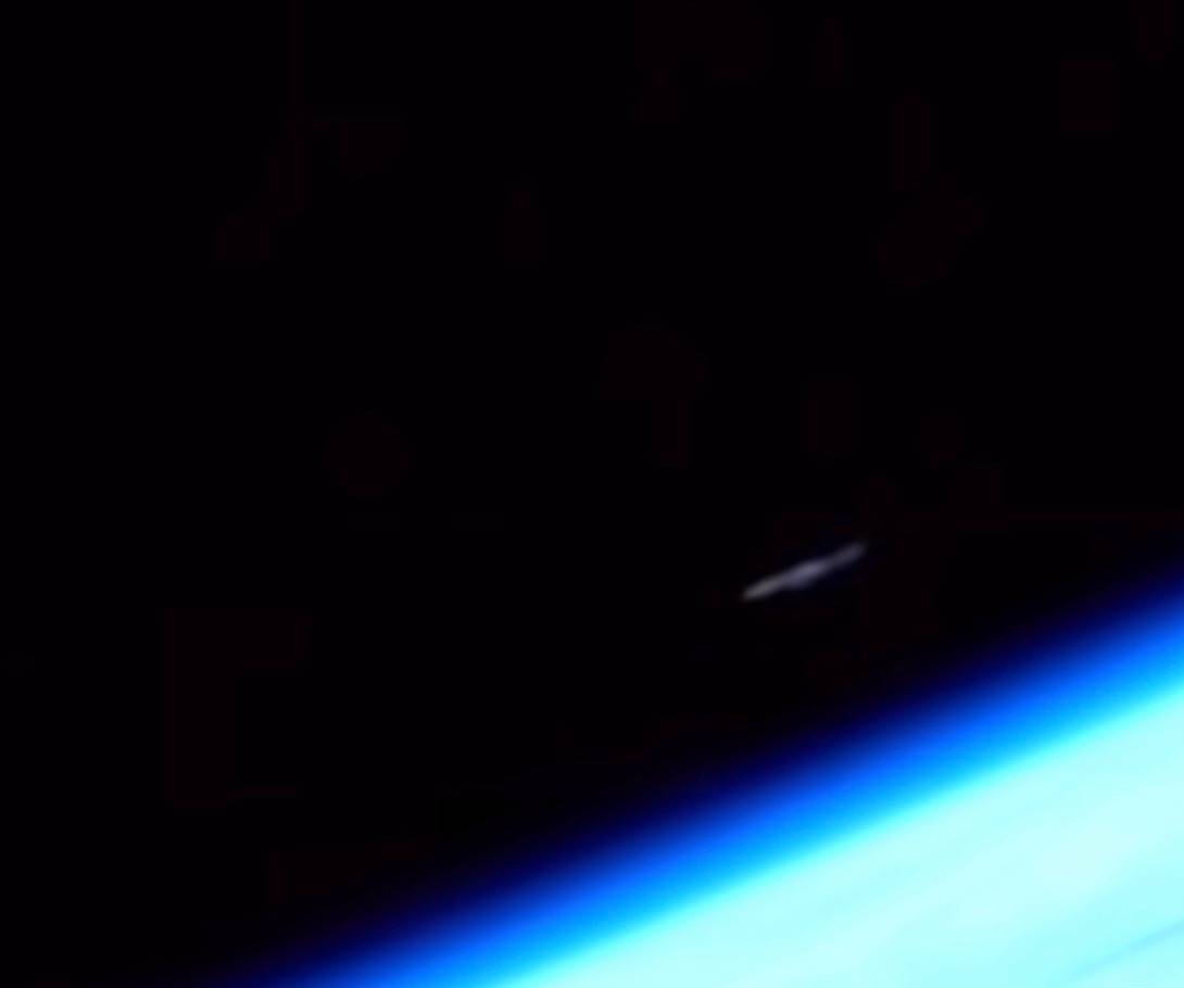 For everyone saying this is space debris, or Starlink or any other satellite….no