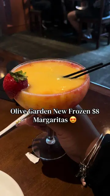 Actually obsessed @Olive Garden 🥭🍹🍓  #olivegarden #margaritas #fypシ゚viral #tr