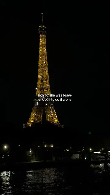 highkey didn’t wanna go alone but bestie couldn’t make it & love Paris too much 