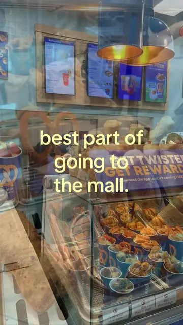 best part of going to the mall is auntie Anne’s #fyp #auntieannes #CityTasteTest