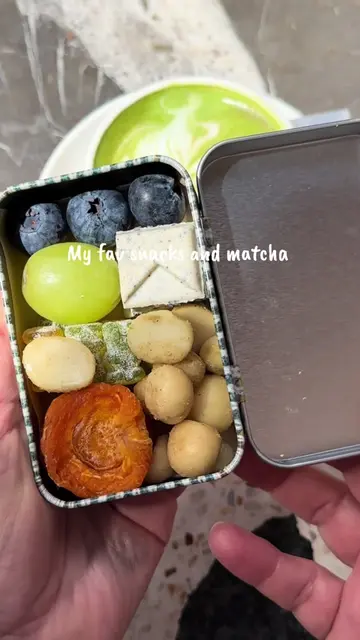The viral mini snack tin trend had me making my own 🤎🤍 A little bit of everyth