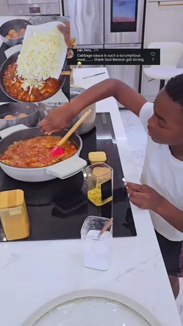 Benjamin did a voice-over for our cabbage stew sauce 😋 You should definitely tr