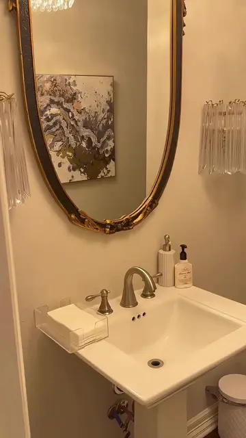 A powder room may be one of the smallest spaces in your home, but it can still m