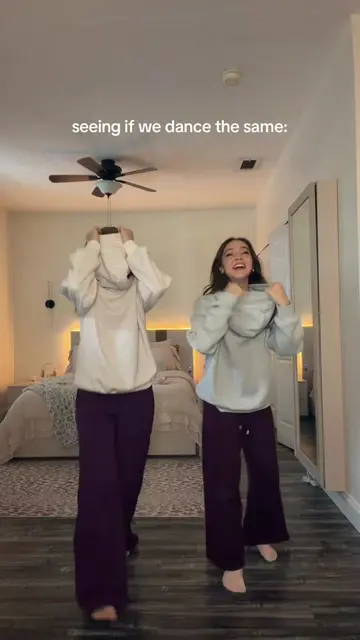 twin telepathy fr 😭🫂 @zoemordas #dance #bsfs #michaeljackson #viral #fyp 