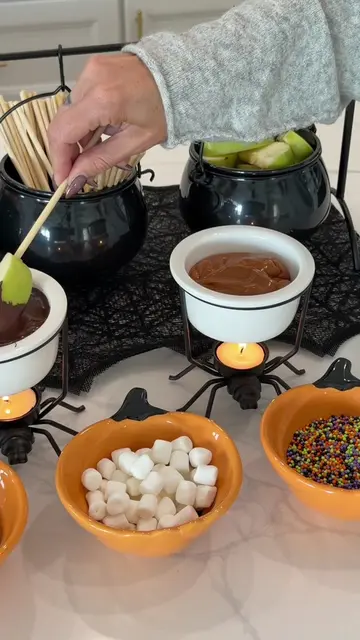 Caramel Apple station for Halloween hosting! 🍏🎃 #halloween #hostingideas #Hall