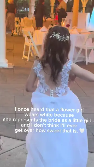 POV: watching your little girl live out her flower girl moment 🤍🌸✨ The sweetes