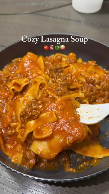 Nothing says cozy season like a big bowl of lasagna soup 🍲🤎 This is such an ea