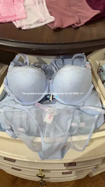 The prettiest snowflake set JUST in time for winter ❄️✨☃️🩵 @Victoria's Secret @