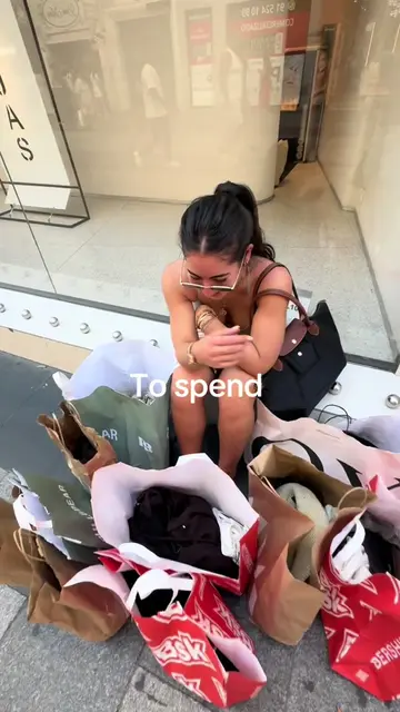 The best therapy😏 #shoppingaddict #travel #girlstrip #shopping #fyp 