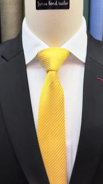 #tie Highly Regarded Bespoke Suit Tailor 📍 Chiang Mai - Night Bazaar St.   ✂️ C