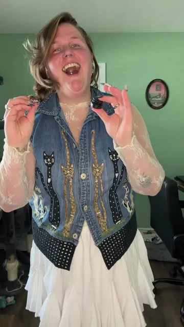 Letting my weight pick my outfit as a 207lb girlie with an apron belly- I actual