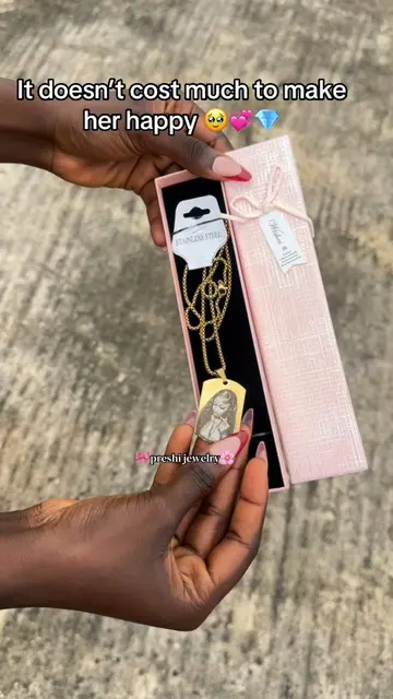 Customized picture necklace for her🥹💞 #giftforher #giftideaforher #goviral #pr