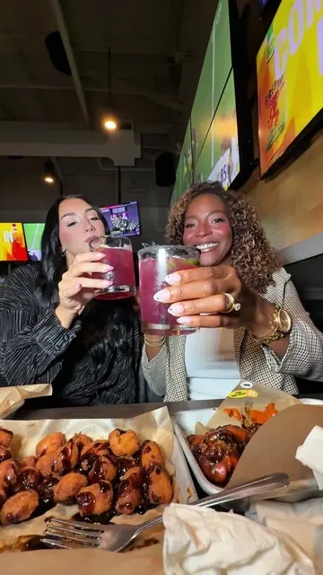 I hit up B-Dubs to try their Fright Feast Menu and okay, I see what they did her