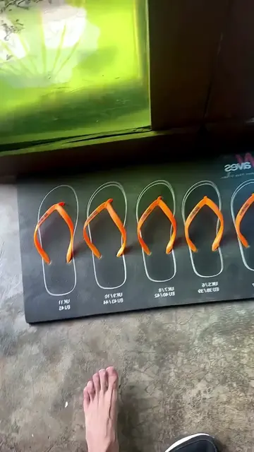 You Can DESIGN Your Own Beach Sandal?! 😳