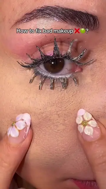 Bad makeup? Let’s fix it! 👀🫧 💄 Makeup residue? 🫧 Lash Cleanser to the rescue