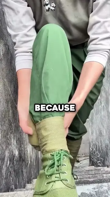 Why Soldiers Wrap Their Legs Like This #shorts #army #cool #History #puttees 