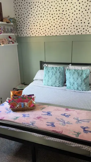 She is so excited!🤍✨ #girlsnight #CleanTok #cleanwithme #tidytok 