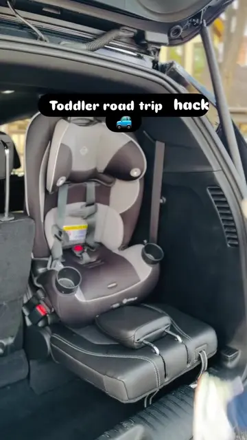Traveling with a toddler? SAVE THIS CAR SEAT HACK! 🚗👶🏻 One tiny trick that ma