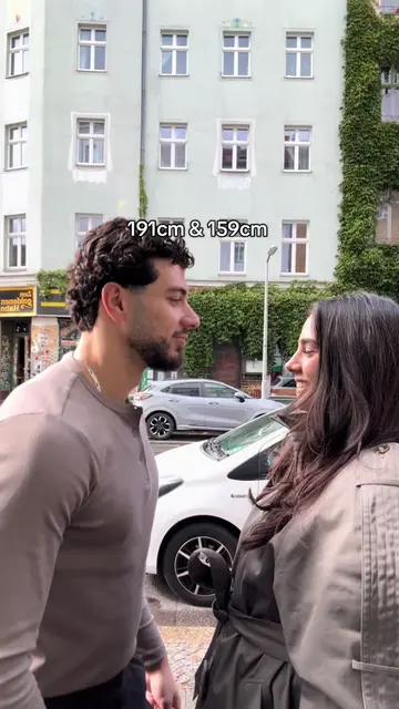 Btw meine Stiefeletten haben 10 cm Absatz  #couple #couplegoals #heightdifferenc