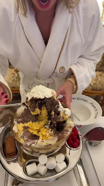 Bucket list 🍨 Home alone sundae at The Plaza hotel 🥰 with my daughters ❤️ #the
