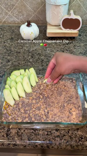The easiest caramel apple cheesecake dip for fall! 🍎🤎 Quick, affordable, and p