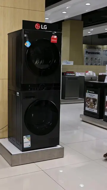 غسيل وتجفيف في جهاز واحد يوفر لك المساحة والوقت ✨ LG WashTower™ يجمع غسالة 12 كج