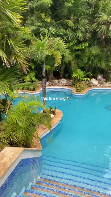 Oof I need a good tan🌞 click the location link to learn more & book your trip!�