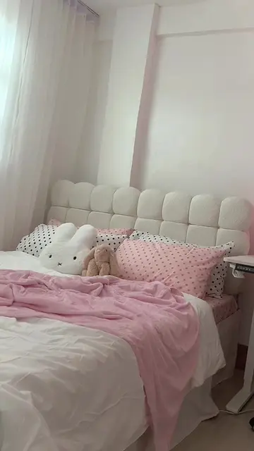 #pinkaesthetic #homedecor #cozybedroom #headboard #pinkbedroom 