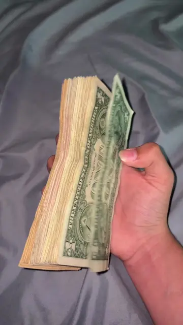 #money #moneytok #bands #loneliness 