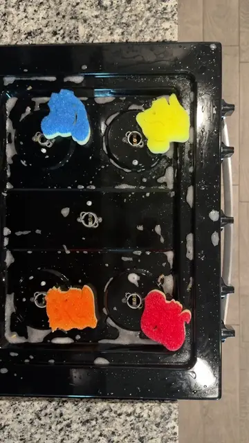 Little stovetop clean with me ❤️🧼 #cleanwithme #CleanTok #stopmotion #cleaningm