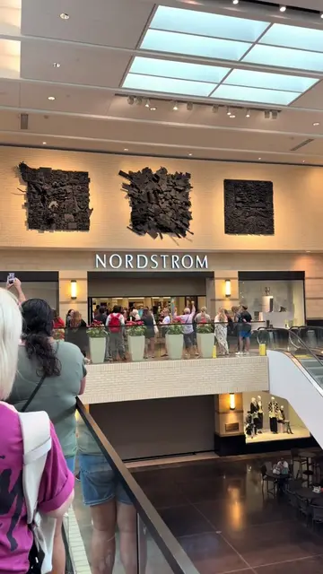 Step inside the new @Jellycat Ranch at NorthPark Mall in Dallas Texas! We were t