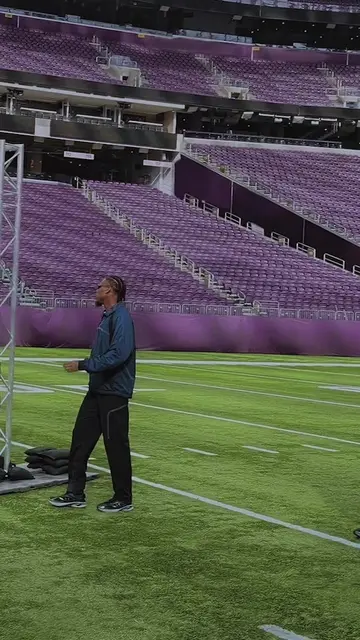 Norse mythology master AND star WR? Justin Jefferson tests his 🏈 skills with Go
