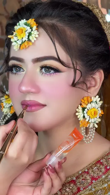 Kashee’s Kingdom Lahore✨ ✨ **Kashee’s Fruit Lip Gloss — Juicy Shine, Beautiful L
