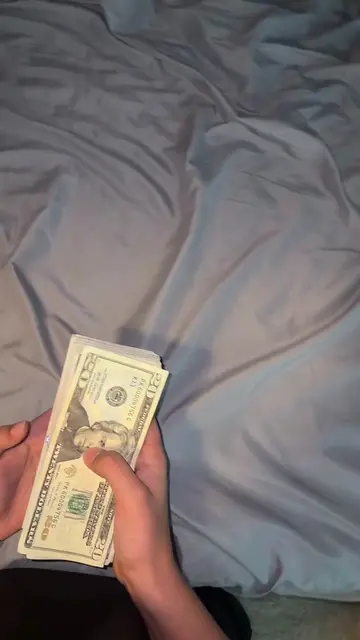 #money #moneytok #bands #loneliness 