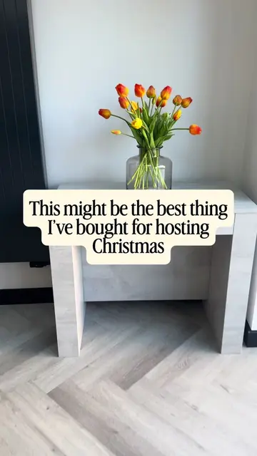 Ok let’s talk seating everyone for Christmas lunch…. UPDATE 👀 I’ve found a simi
