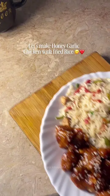 This Honey Garlic Chicken with Fried Rice is a MUST TRY📷 Ingredients Crispy Chi