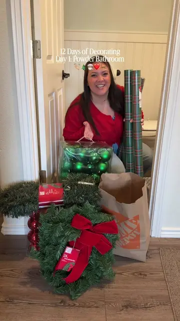 T-2 weeks until this years Christmas decor starts  going up👏🏼 let’s take a tri