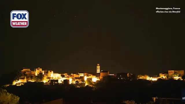 ALIEN INVASION? 👽🔴: Alien invasion, not exactly. Rare red sprites, or “space l