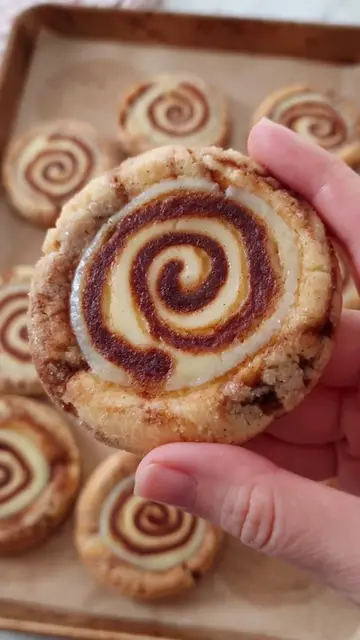 Cinnamon Roll Cookies  🍪Recipe on www.sugarandwhisk.co #recipes #fyp #cook #Foo
