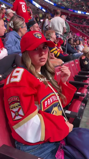 It’s her first hockey game 😩🏒 @Eliana💕 | Miami UGC Creator #garrettgraham #of