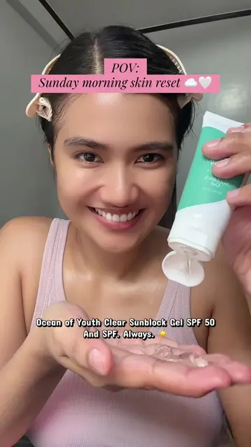 Slow Sunday mornings & a little extra love for my skin. ☀️🤍 Taking a break from