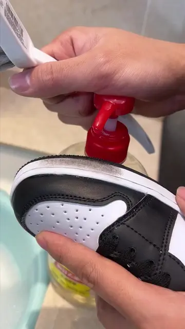 👟✨ Keep your white shoes looking fresh and clean! 🤍 This Multipurpose Shoe Cle