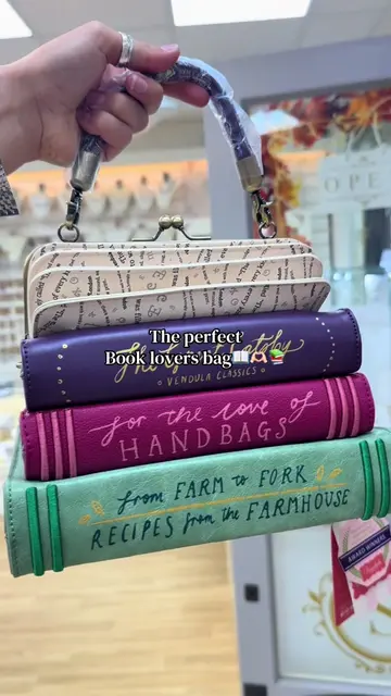 Love a good book and cats? We’ve got just the handbag for you🐈‍⬛📚📖🫶🏻 #vendu