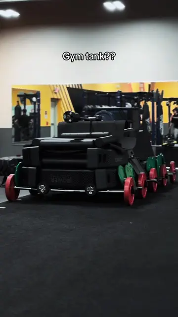 Whatchu think about this build?#comedy #gym #funny #fyp #workout @Daniel_duec202