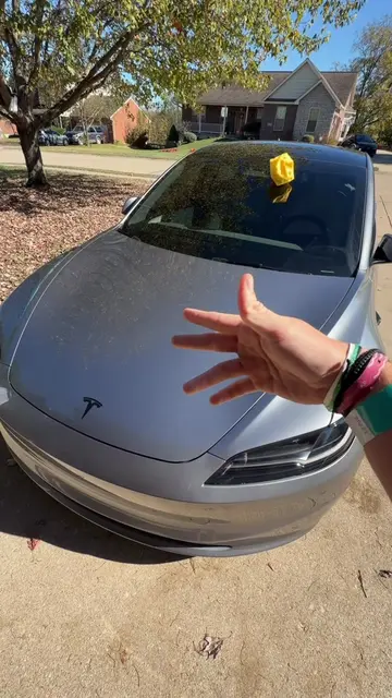 Not my Tesla! 🙄 #tesla #teslavids 