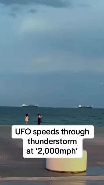 Over the sea in Florida, this thing friggin TEARS across the sky. Witnesses call