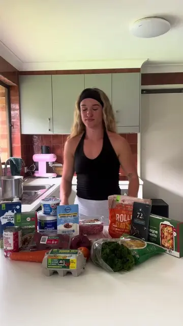 5 days of meal prep for $50! Part 4👩🏼‍🍳 Raspberry dark choc baked oats🍫 320c