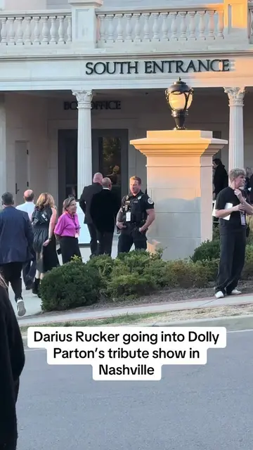 Darius Rucker going into Dolly Parton’s tribute show in Nashville @dariusrucker 