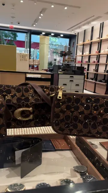 A little something new is coming to Coach… 😍The Crystal Signature styles are ab