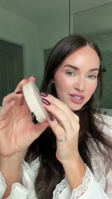 Replying to @juleseden stunning! I can’t get over this color 😍 #blush #bronzer 